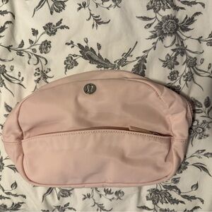 Lululemon city essentials 4L toiletry bag